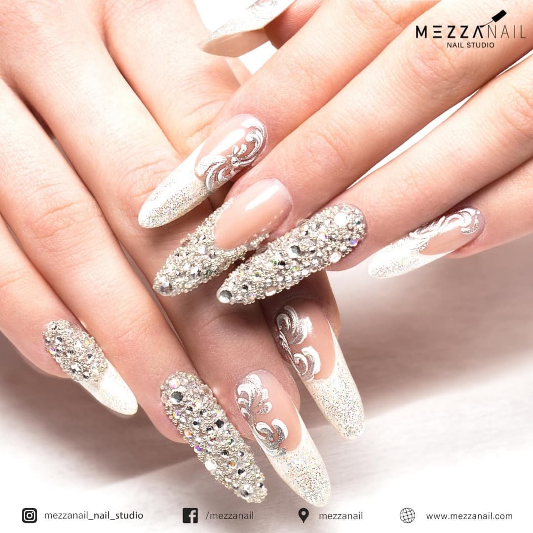 Silver nail extensions by Mezzanail Nail Studio